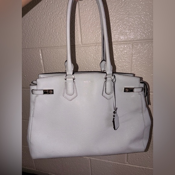 henri bendel Handbags - Henri Bendel “Carlyle” Purse 🤍